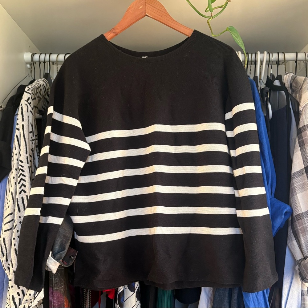 Uniqlo striped thin sweater